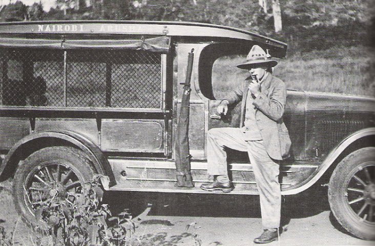 GeorgeAdamson_WithNairobiMailVehichle480.jpg (115745 bytes)